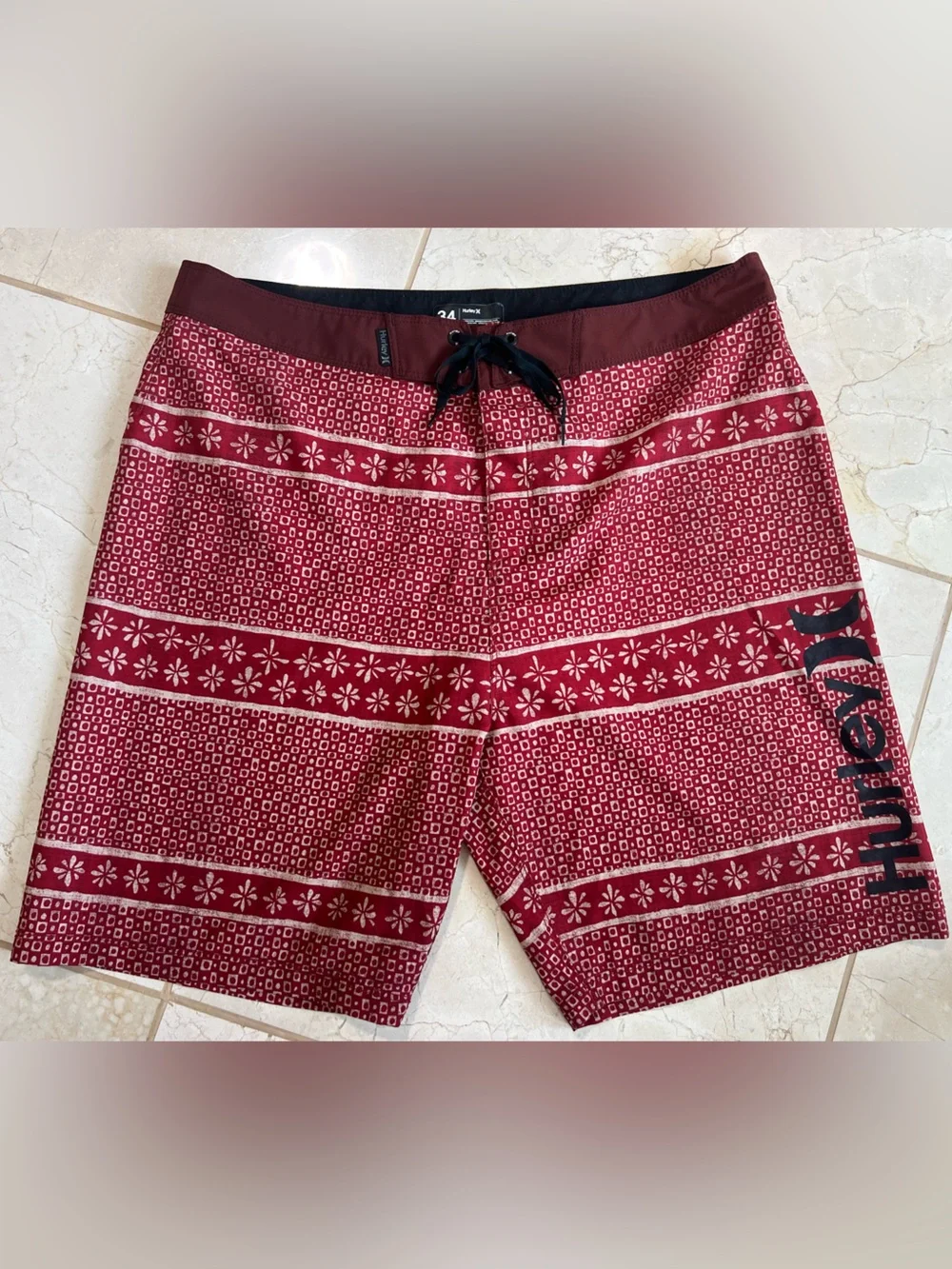 Hurley Vibes Burgundy Floral Geometric Print Men's Board Shorts Swim Trunks 34